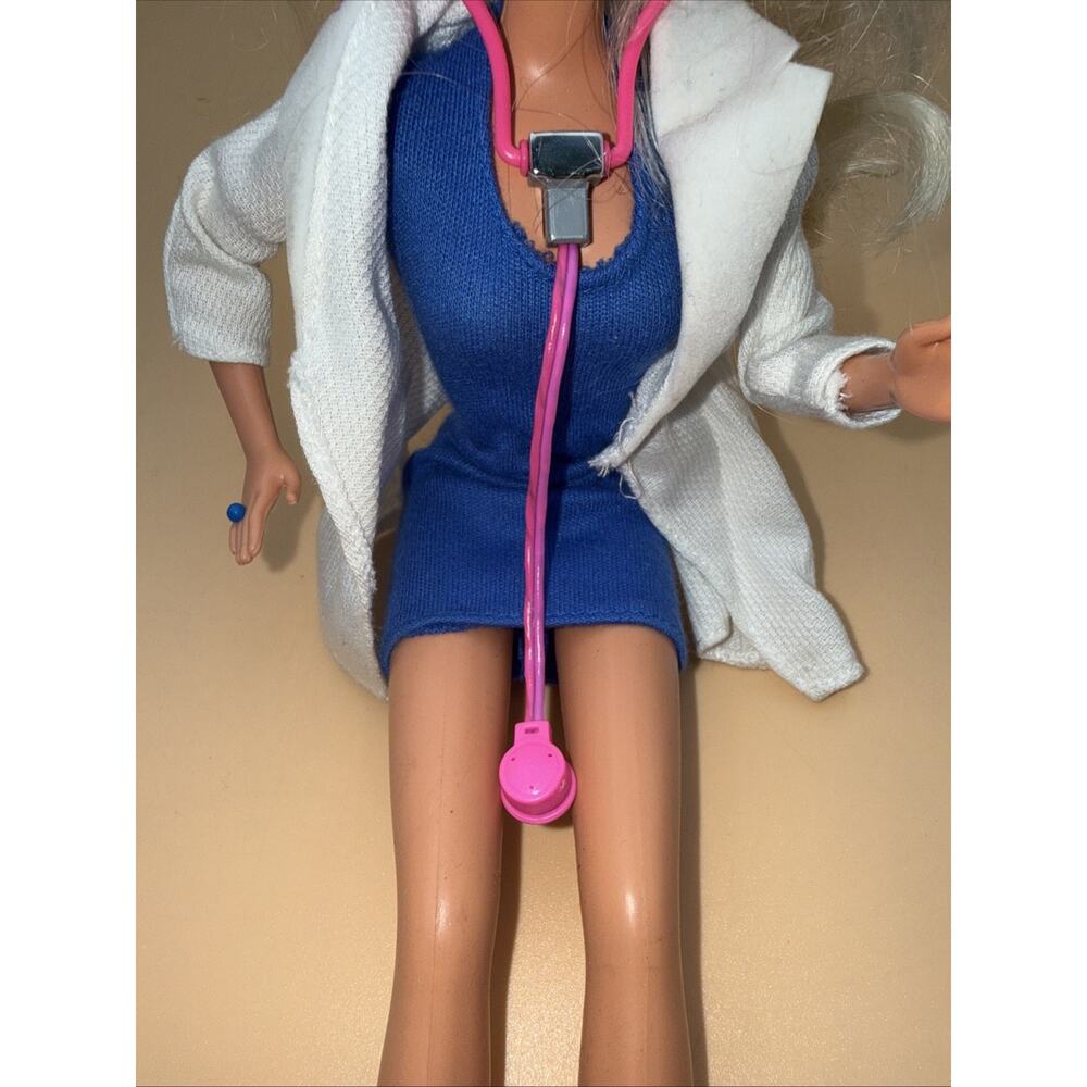 Dr. Barbie 1995 Doll #14309 Blonde Stethoscope Vintage - Picture 3 of 8